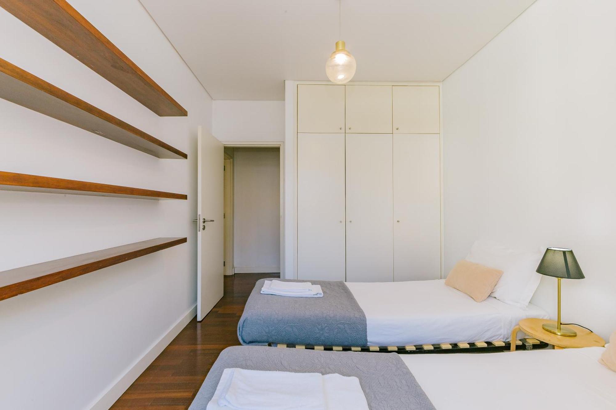 Chiado 2 Bedroom Elegant Apartment Lisbona Esterno foto